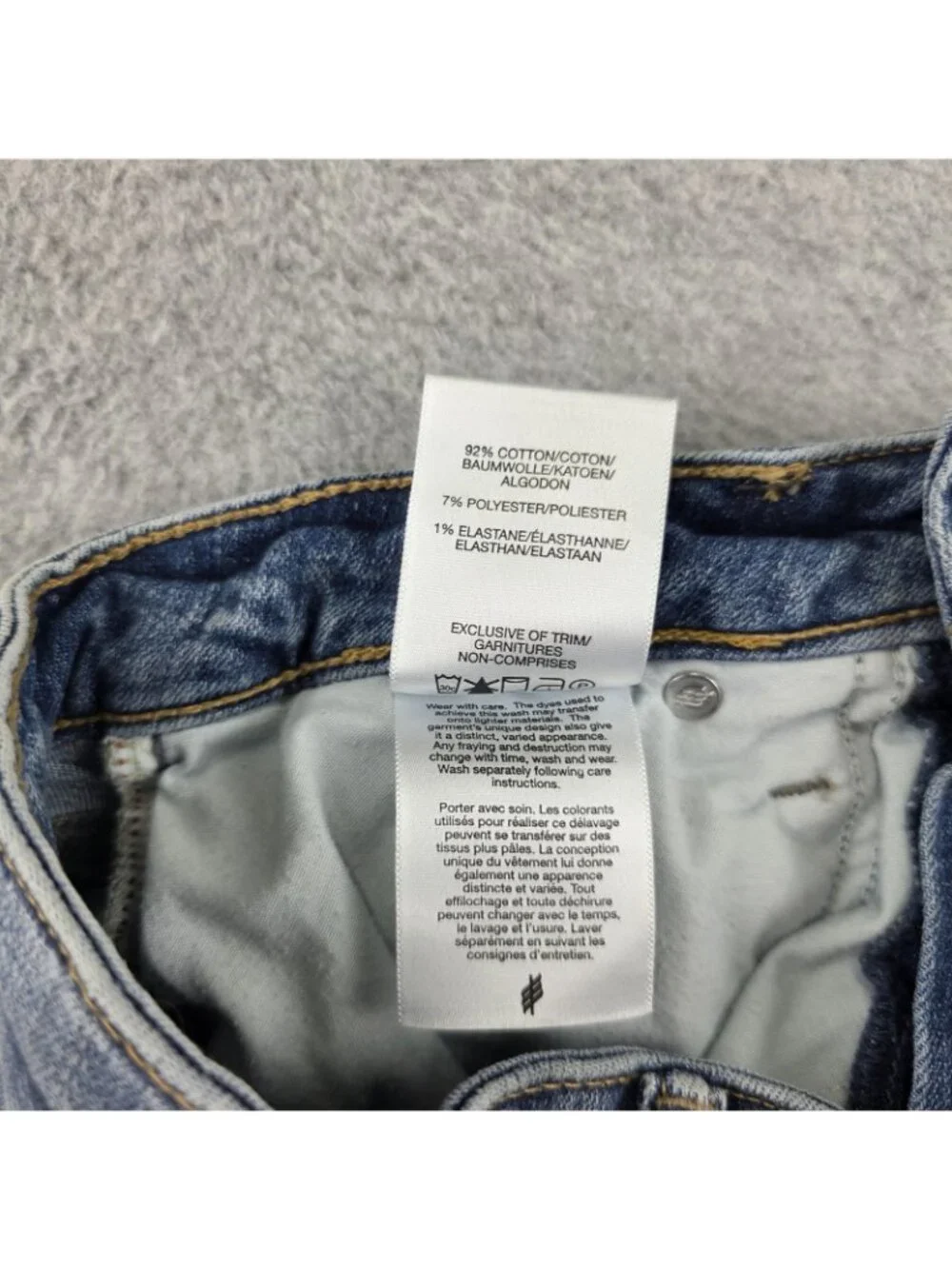 Silver Jeans Sure Thing Long Shorts Womens 27 Blue Distressed Frayed Denim